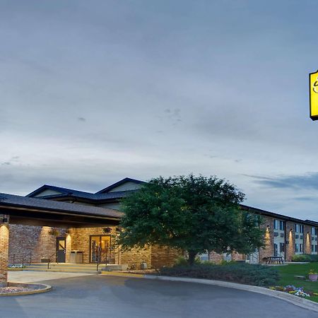 Super 8 By Wyndham Fort Collins Dış mekan fotoğraf