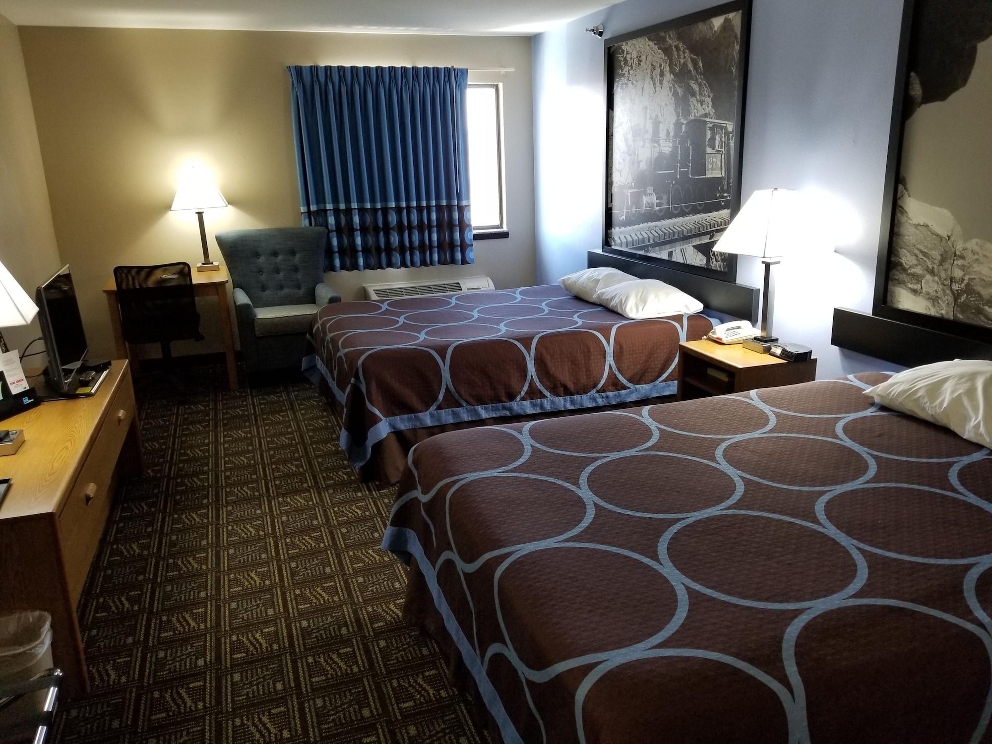 Super 8 By Wyndham Fort Collins Dış mekan fotoğraf